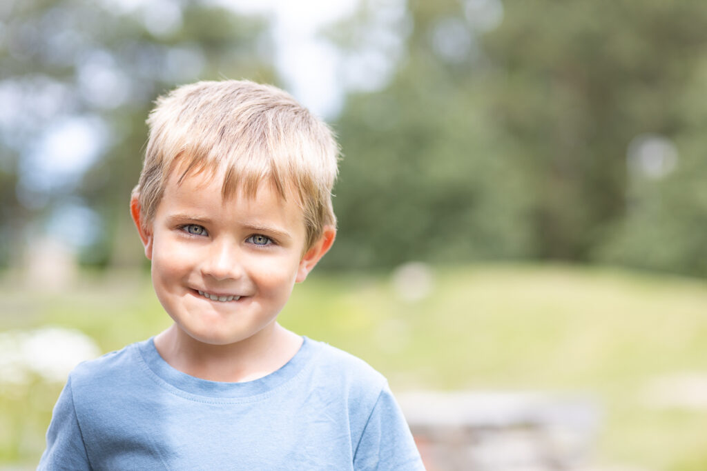 institutionsfotografering. skolefotografering på legepladsen
